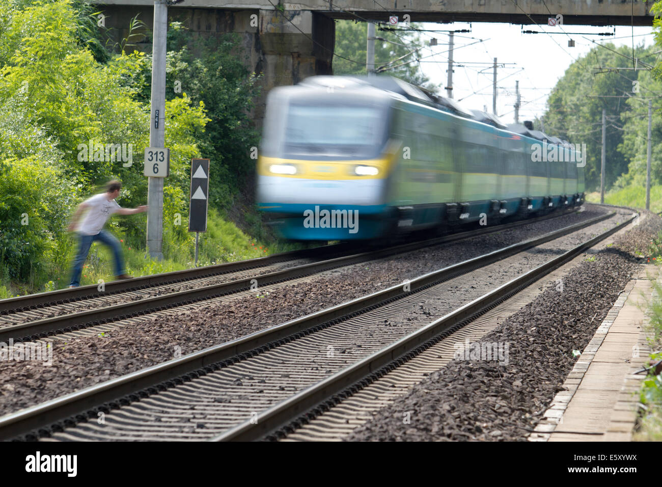 Il suicidio sulla linea ferroviaria - corridoi ferroviari di Praga - Pardubice, Přelouč, Repubblica Ceca Foto Stock