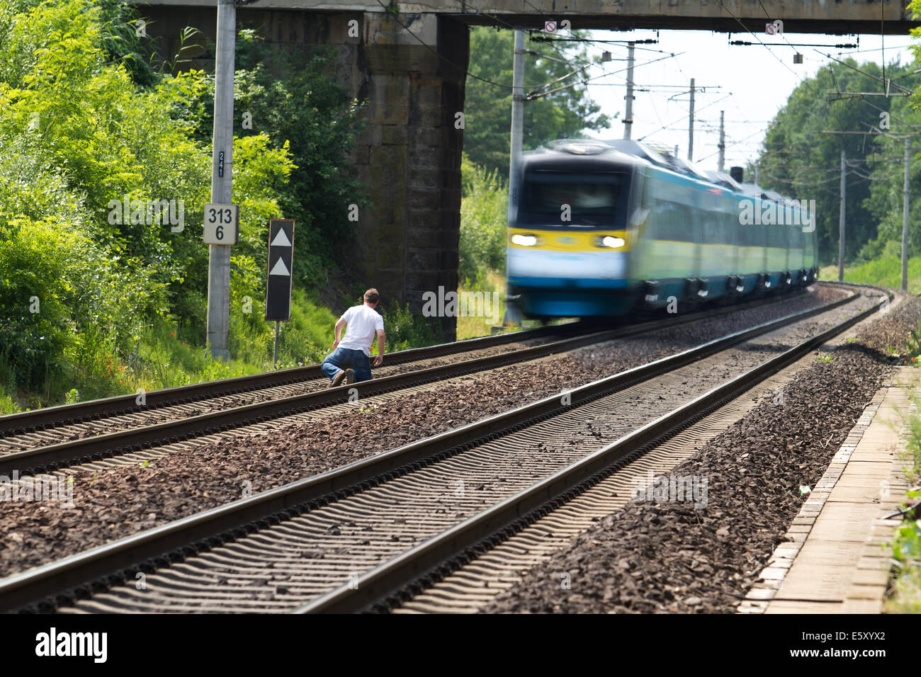 Il suicidio sulla linea ferroviaria - corridoi ferroviari di Praga - Pardubice, Přelouč, Repubblica Ceca Foto Stock