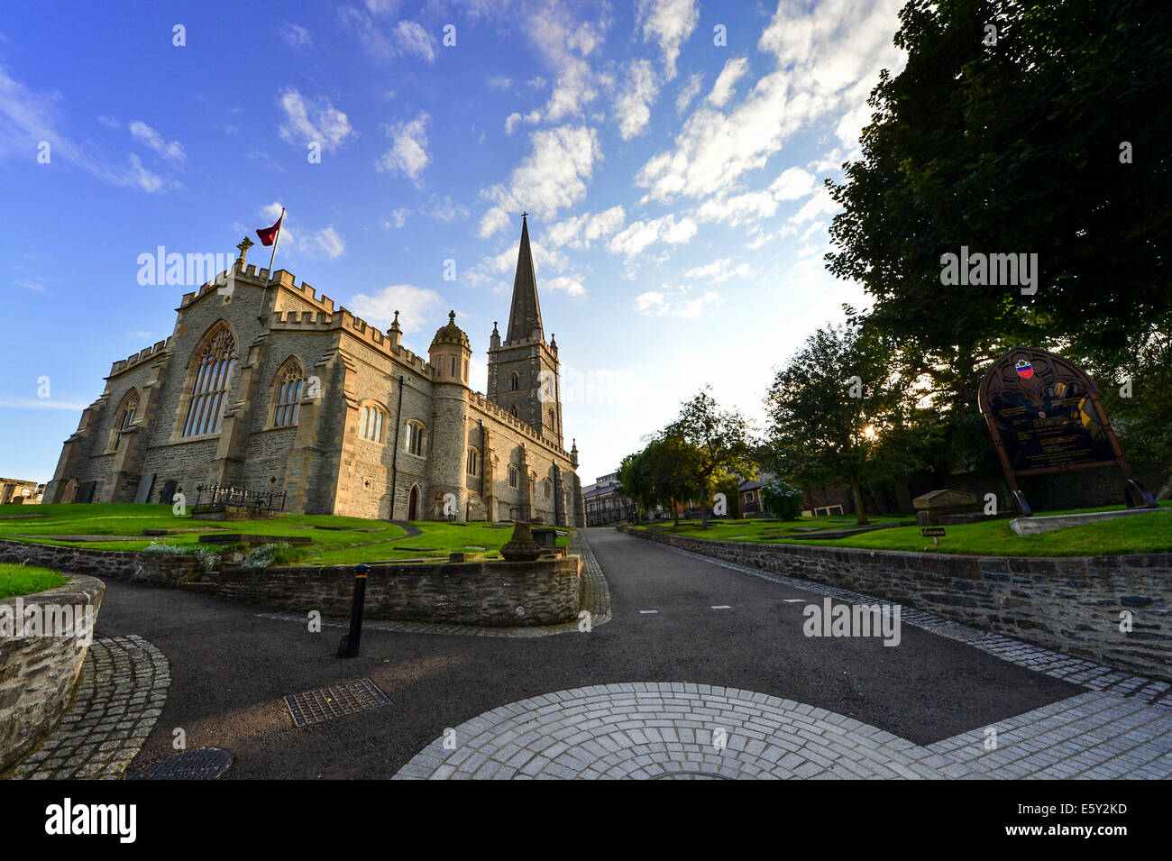 St Columb la Chiesa di Irlanda cattedrale, Derry, Londonderry, completato nel 1633. Foto Stock