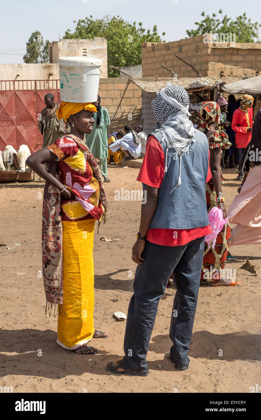 Locali, villaggio di Ngoumba, mercato, Senegal Foto Stock