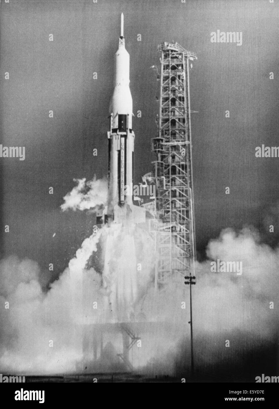 Saturn 1 Rocket di blasti spento portando un satellite della NASA, Pegasus, Cape Kennedy, Florida, USA, 1965 Foto Stock