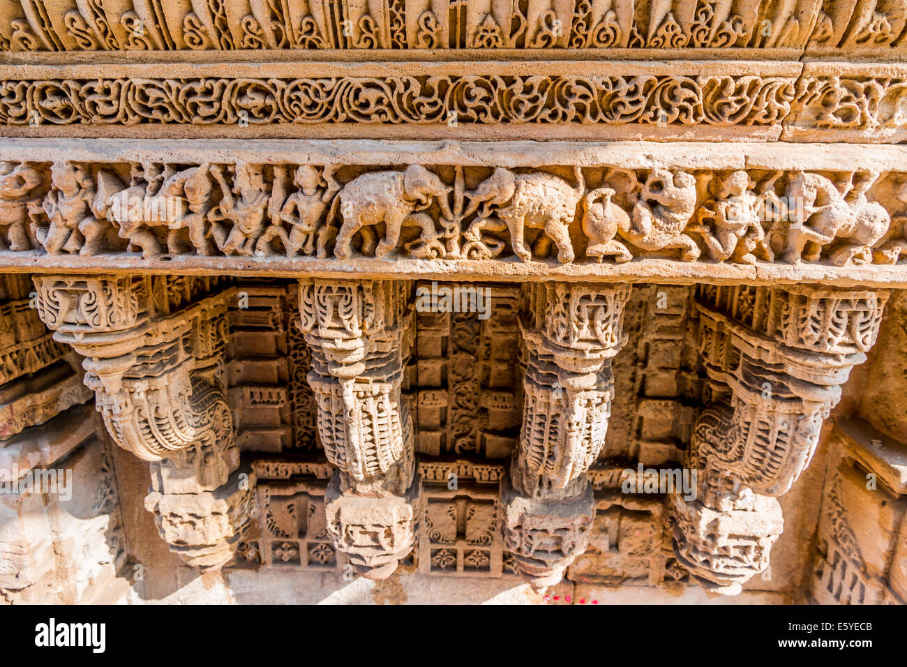 Mano pietre scolpite a ni Adalaj Vav Foto Stock