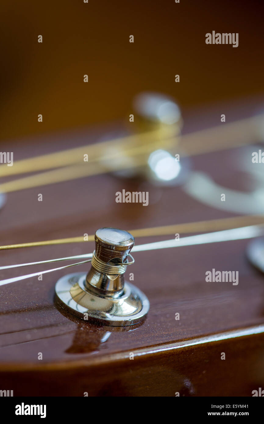 Dettaglio della chitarra acustica Foto Stock