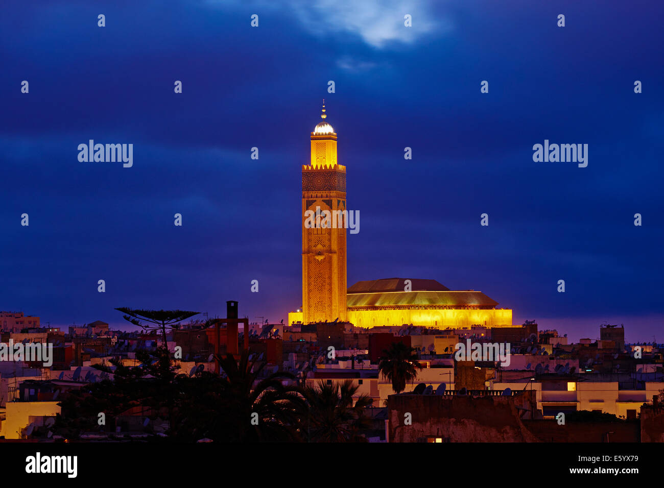 Il Marocco, Casablanca, vecchia Medina e la moschea di Hassan II Foto Stock
