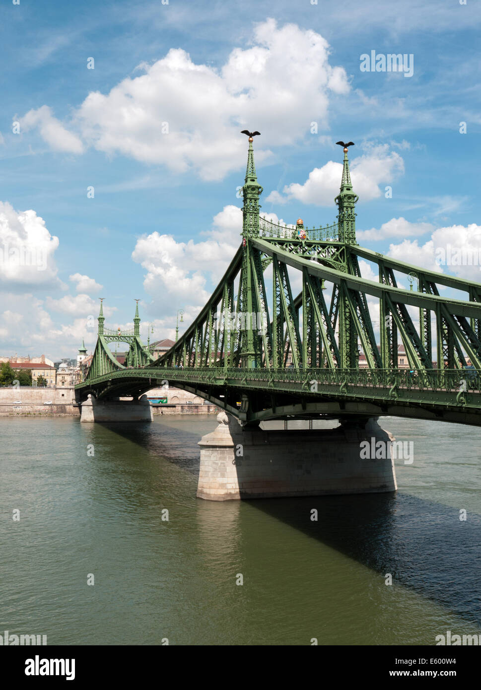 Ponte della Libertà oltre il fiume Danubio, Budapest, Ungheria Foto Stock