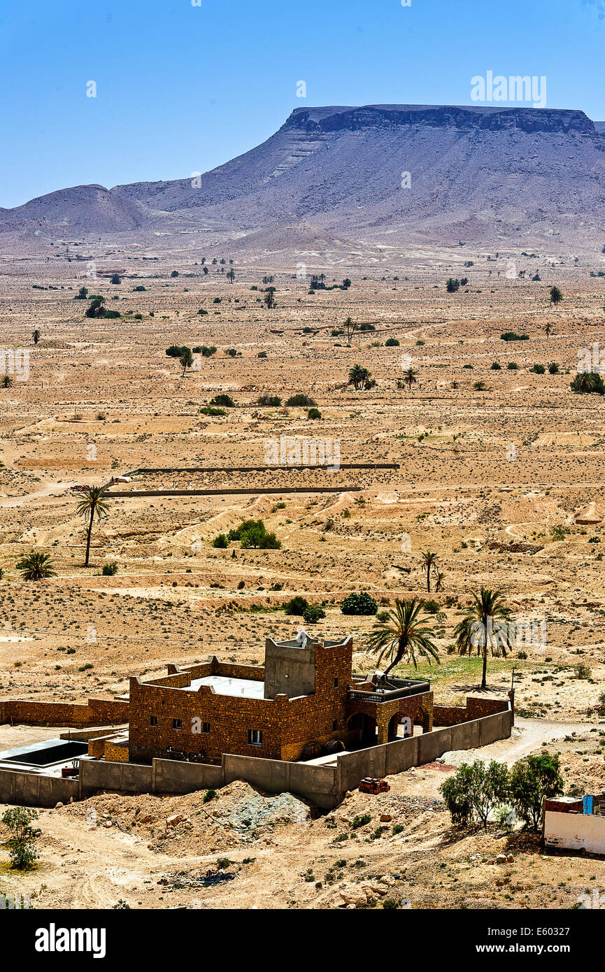 Africa, Nord Africa, il Maghreb, sud della Tunisia, Chenini. Governorat di Tataouine. Una casa nuovo villaggio di Chenini. Foto Stock
