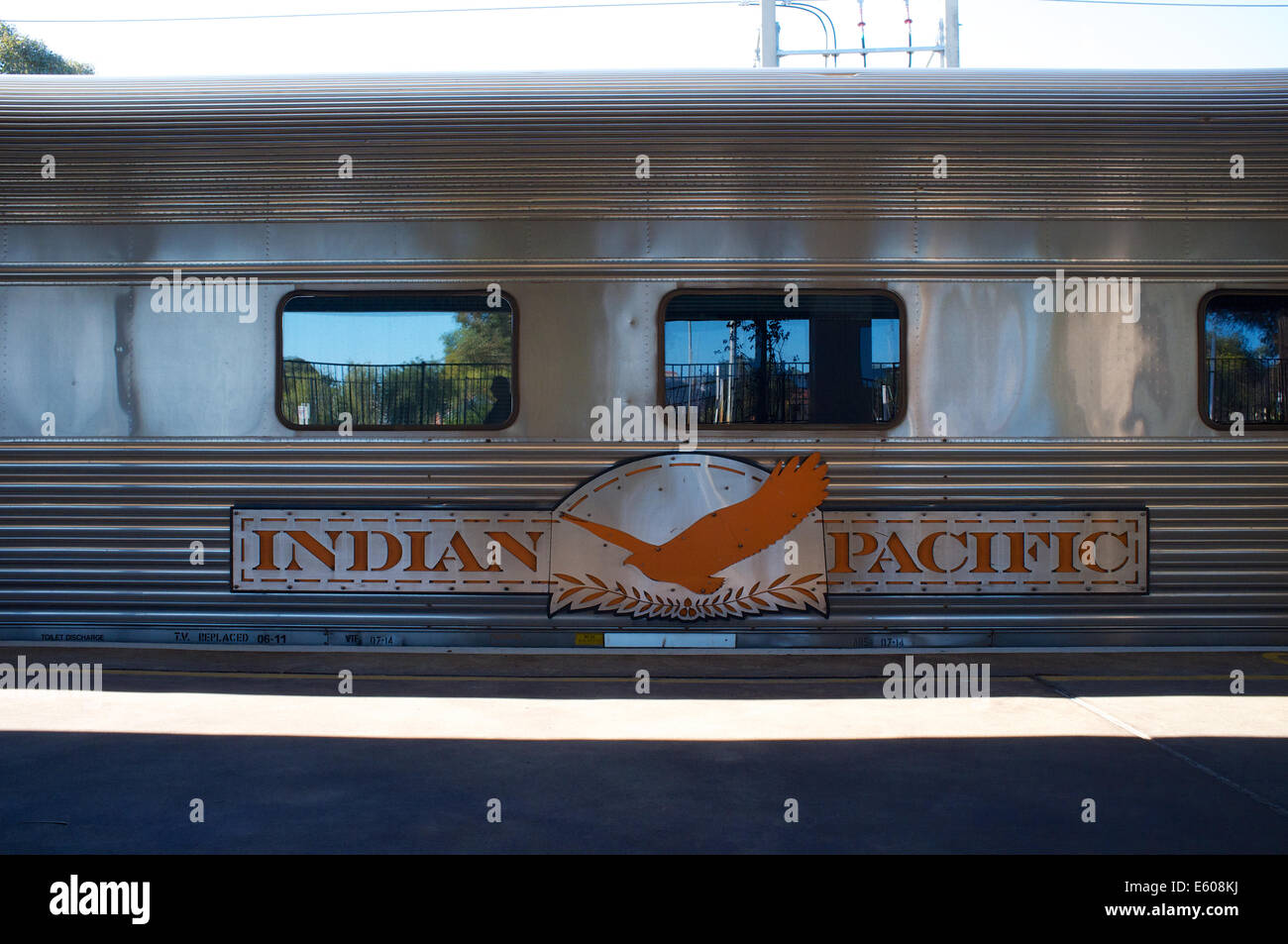La Indian pacific treno a est della stazione di Perth in agosto 2014 Foto Stock
