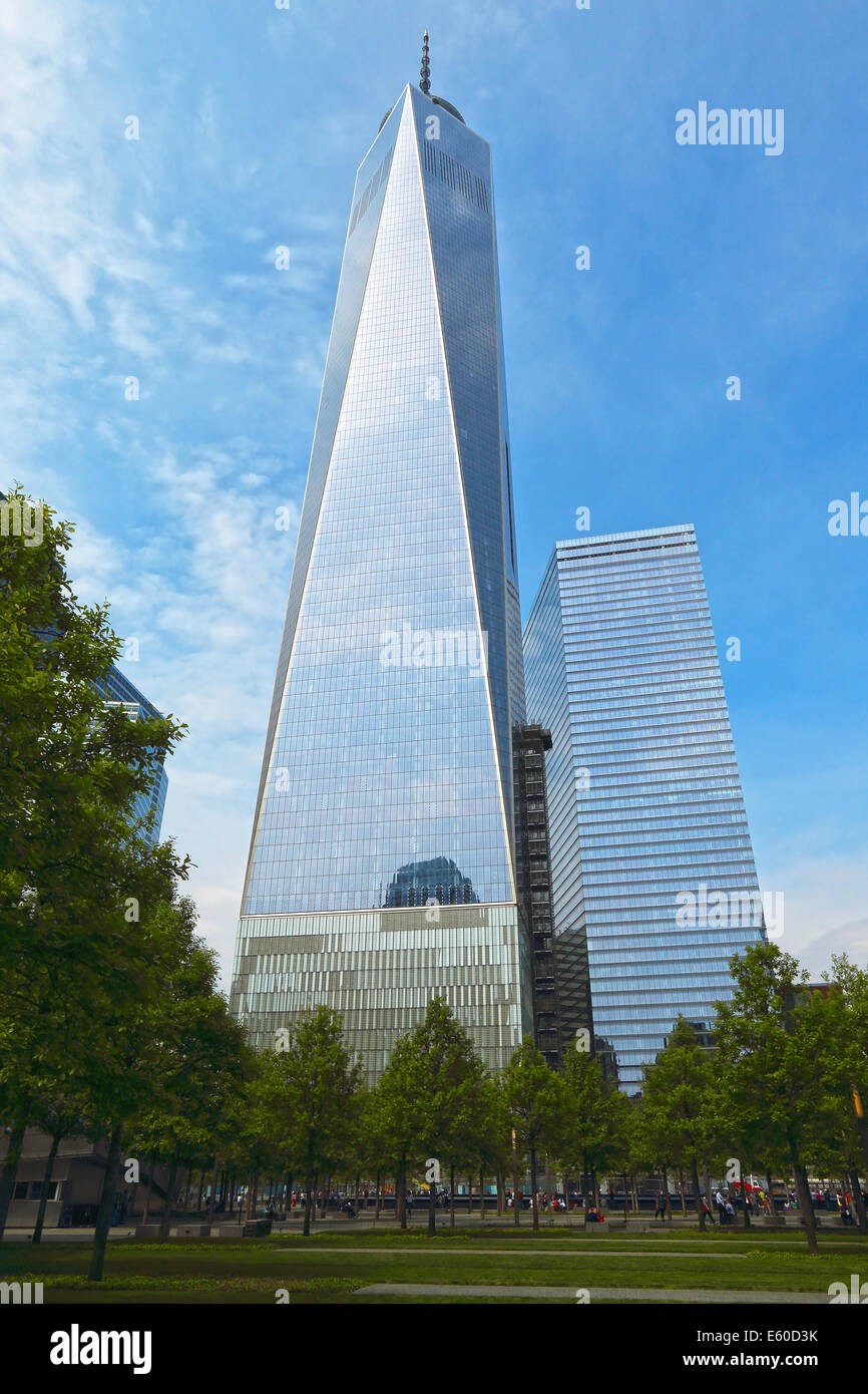 NEW YORK, NY - 21 Maggio 2014: Libertà Torre si trova nella parte inferiore di Manhattan, stand 1.776 metri di altezza sul sito del vecchio mondo T Foto Stock