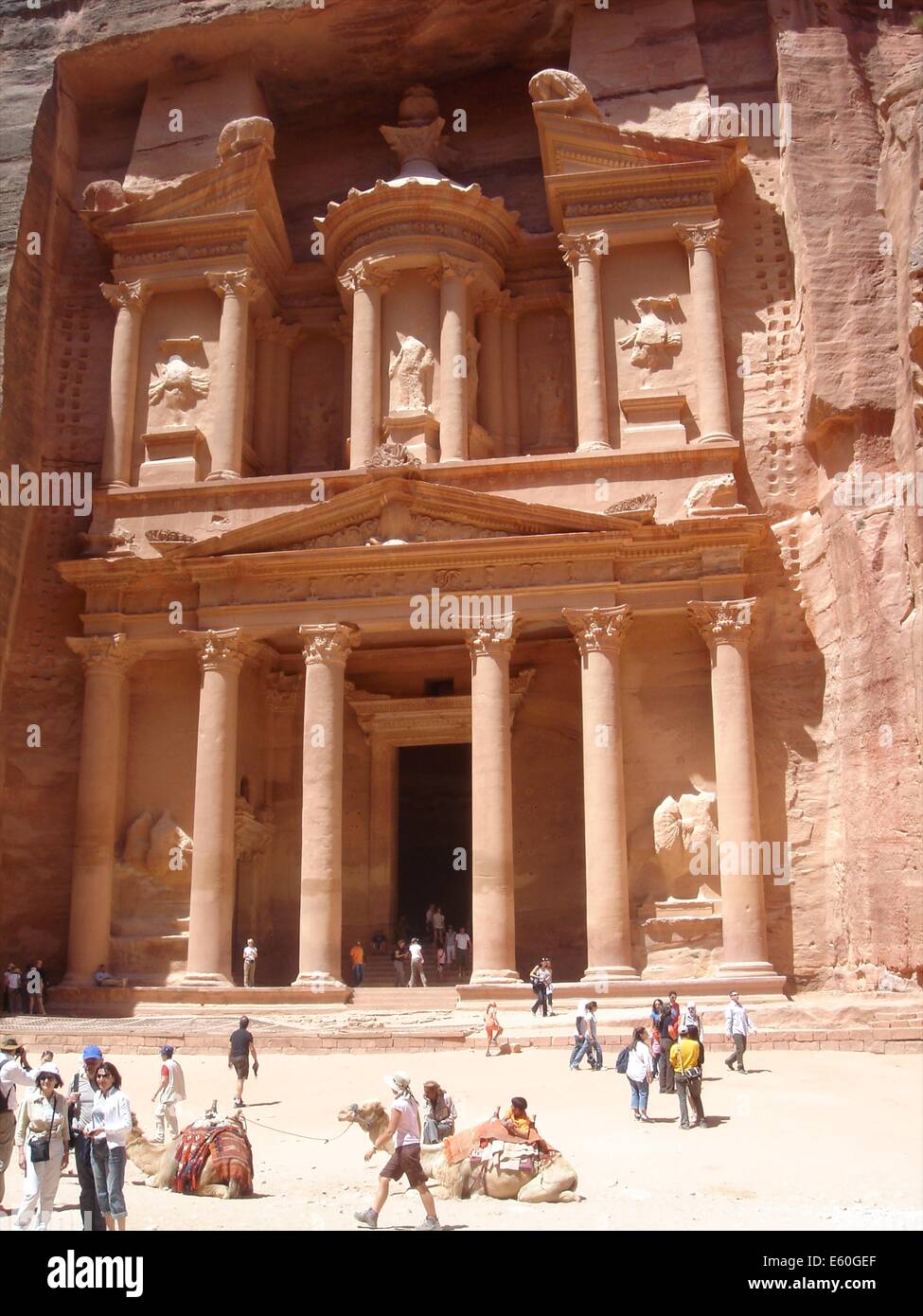 El Khasneh (Tesoro) di Petra, una delle sette meraviglie del mondo, in Giordania Foto Stock