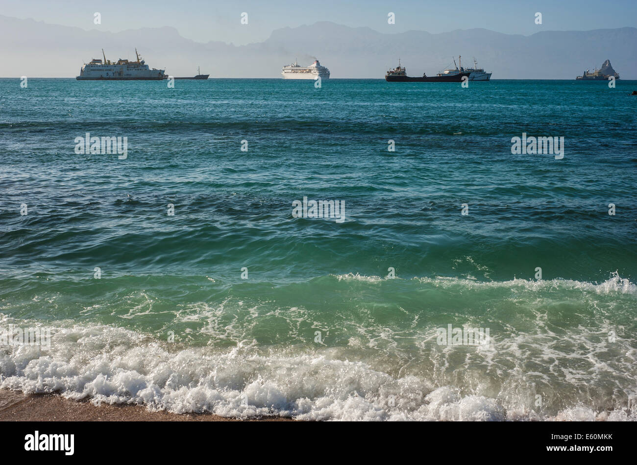 Porto Grande - Mindelo Bay sull'isola di Sao Vicente, arcipelago di Capo Verde. Foto Stock