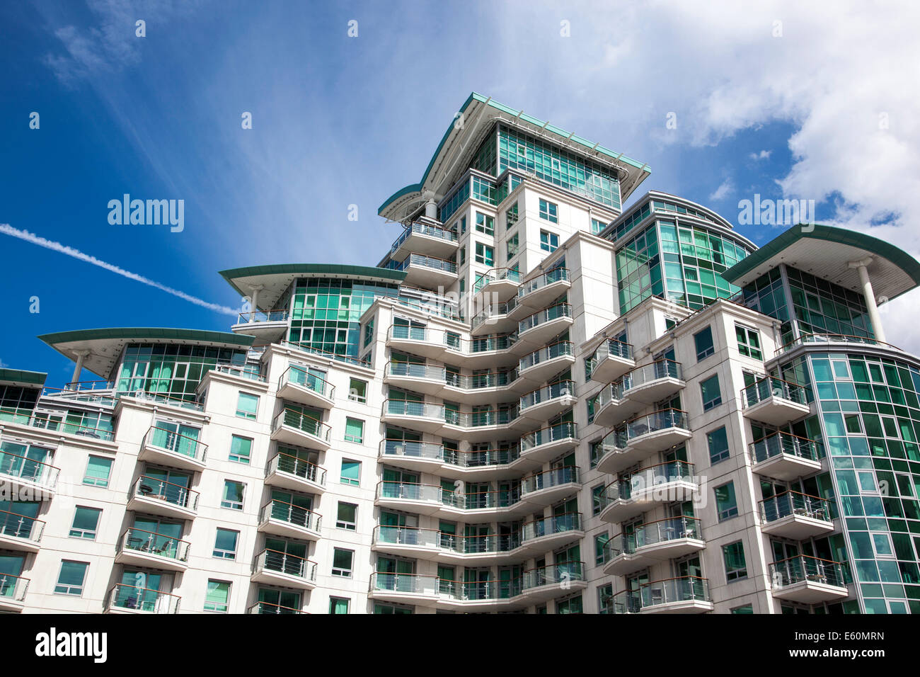 Londra, Inghilterra - St George Wharf Apartments Foto Stock