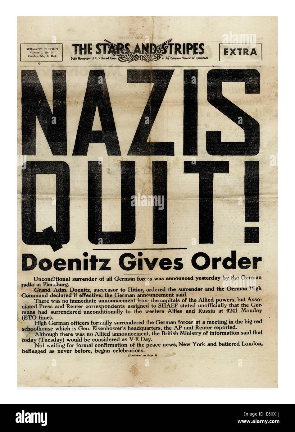 La Germania nazista si arrende Vintage WW2 8 Maggio 1945 a stelle e strisce le forze USA titolo di giornale "nazisti QUIT' resa incondizionata dalle forze armate tedesche Foto Stock