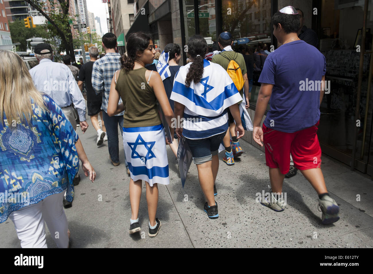 Oltre 10.000 Pro-Israel manifestanti radunati presso le Nazioni Unite a sostegno di Israele durante la crisi israelo-palestinese, 28 luglio 2014. Foto Stock