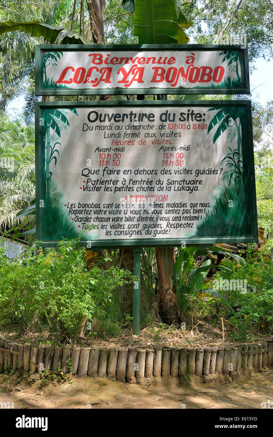 Firmare all'entrata per la Lola ya Bonobo Santuario, Kimwenza, Mont Ngafula, Kinshasa, Repubblica Democratica del Congo Foto Stock