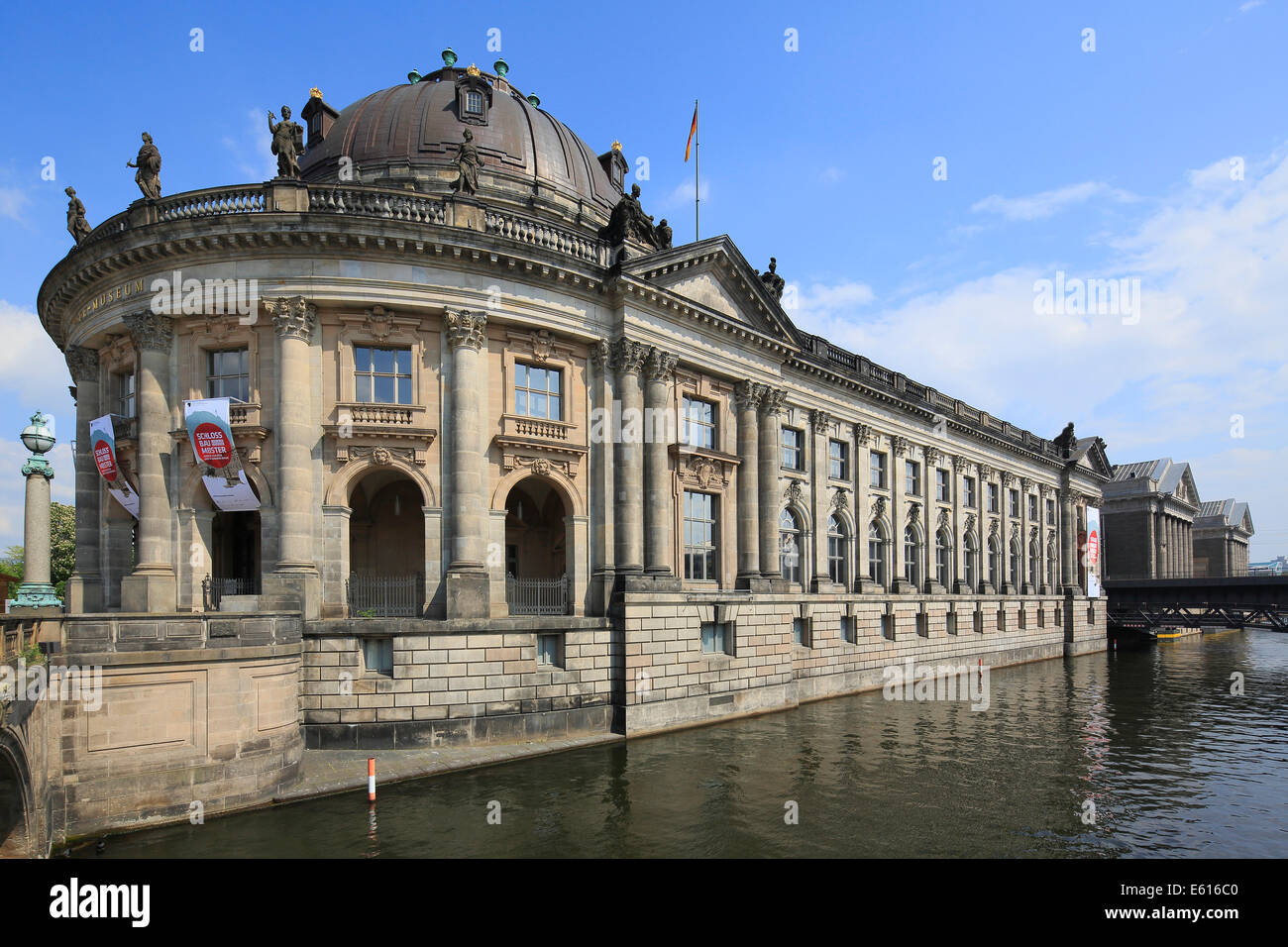 Il Bode Museum e il Pergamon Museum, il Museo Island, Kupfergraben, Berlino, Germania Foto Stock