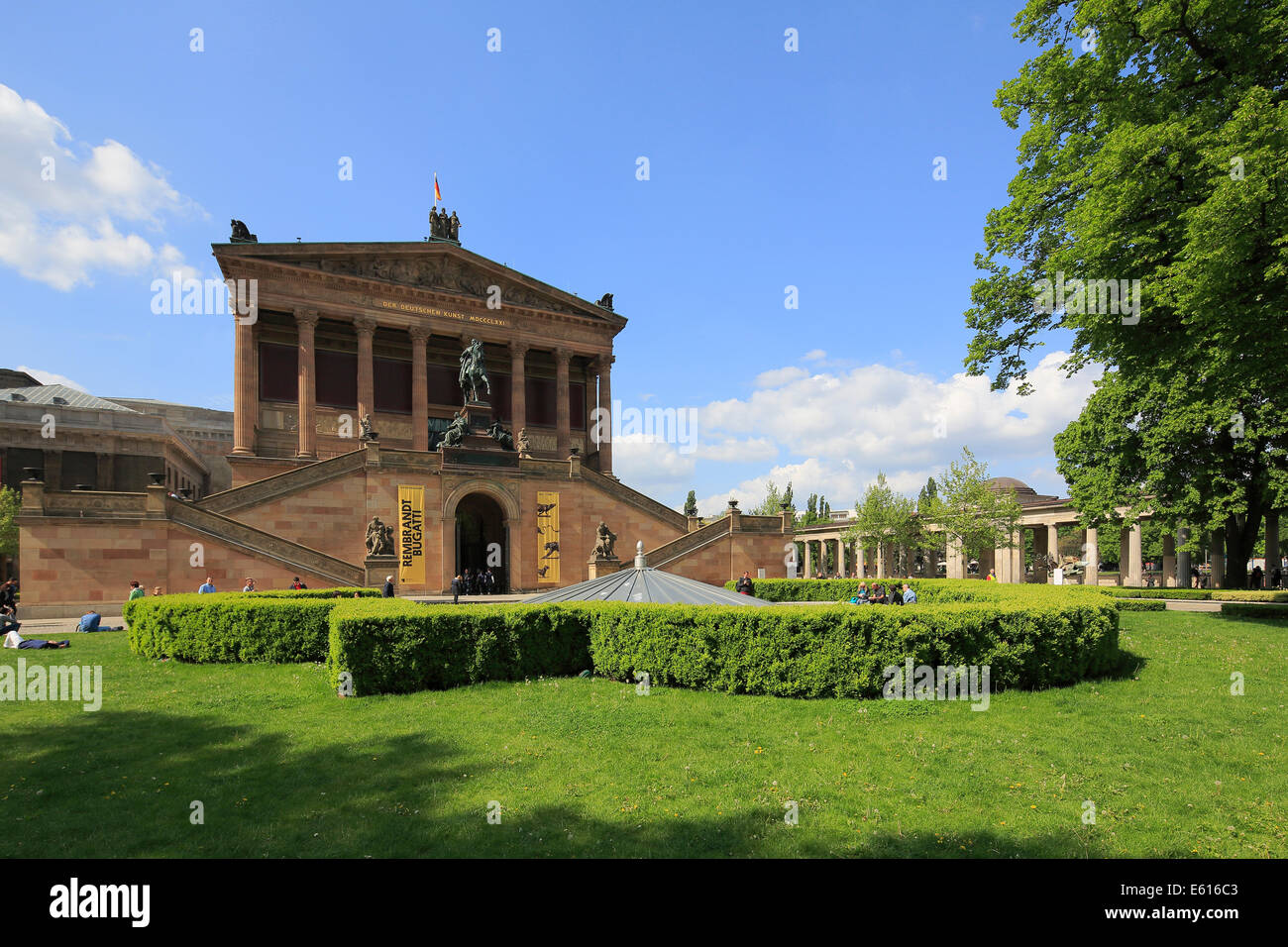 Ingresso facciata con scalone, Alte Nationalgalerie, vecchia galleria nazionale, l'Isola dei Musei di Berlino, Germania Foto Stock