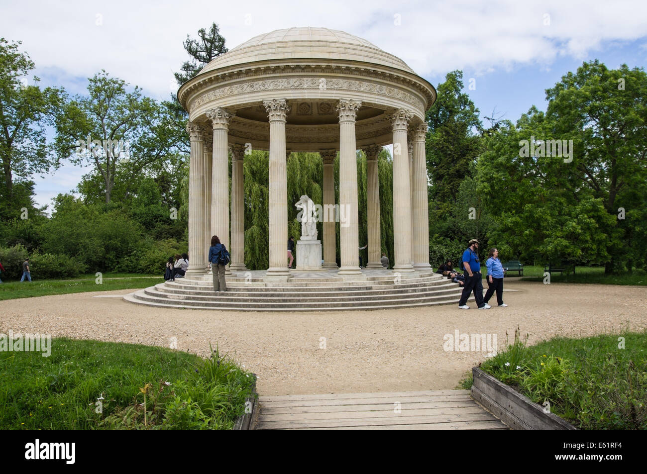 Tempio di amore nei giardini di Versailles in Francia Foto Stock
