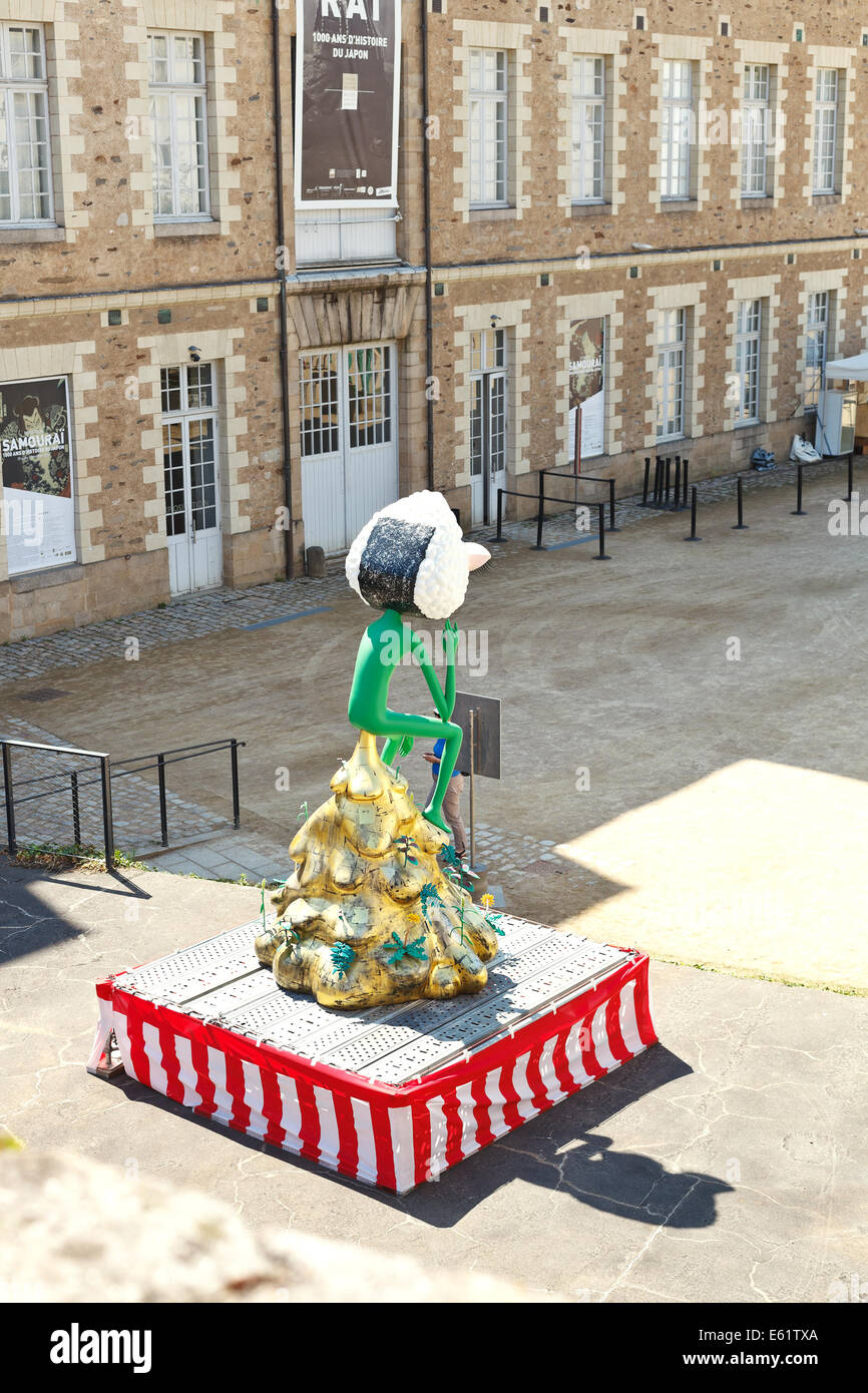 NANTES, Francia - 25 luglio 2014: mostra d arte moderna nel Castello dei Duchi di Bretagna a Nantes. Il castello è servito per cento Foto Stock