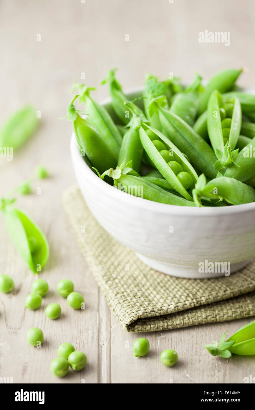 Il segnale di PEA POD in recipiente di ceramica Foto Stock