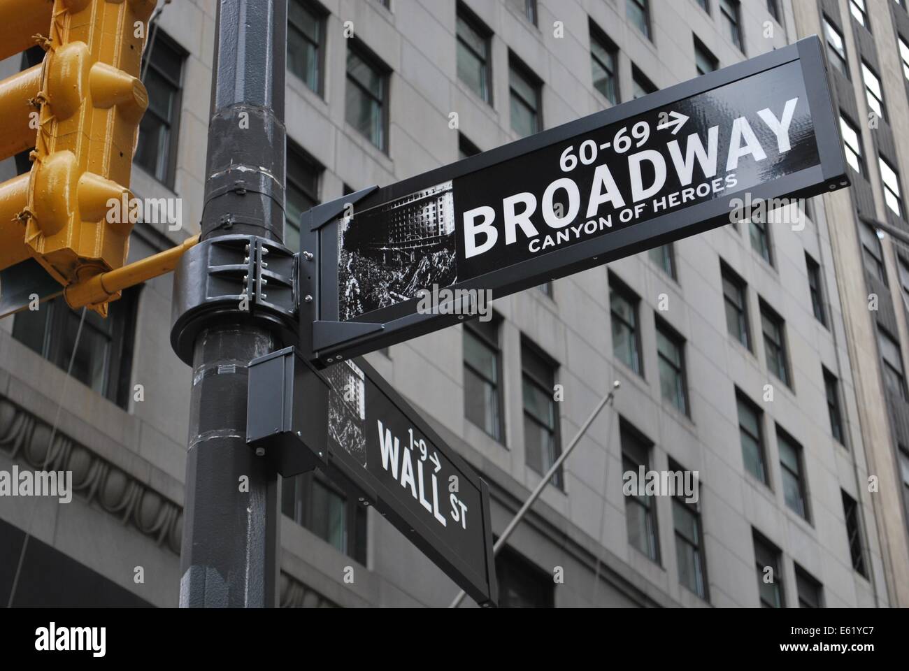 Broadway e Wall Street Foto Stock