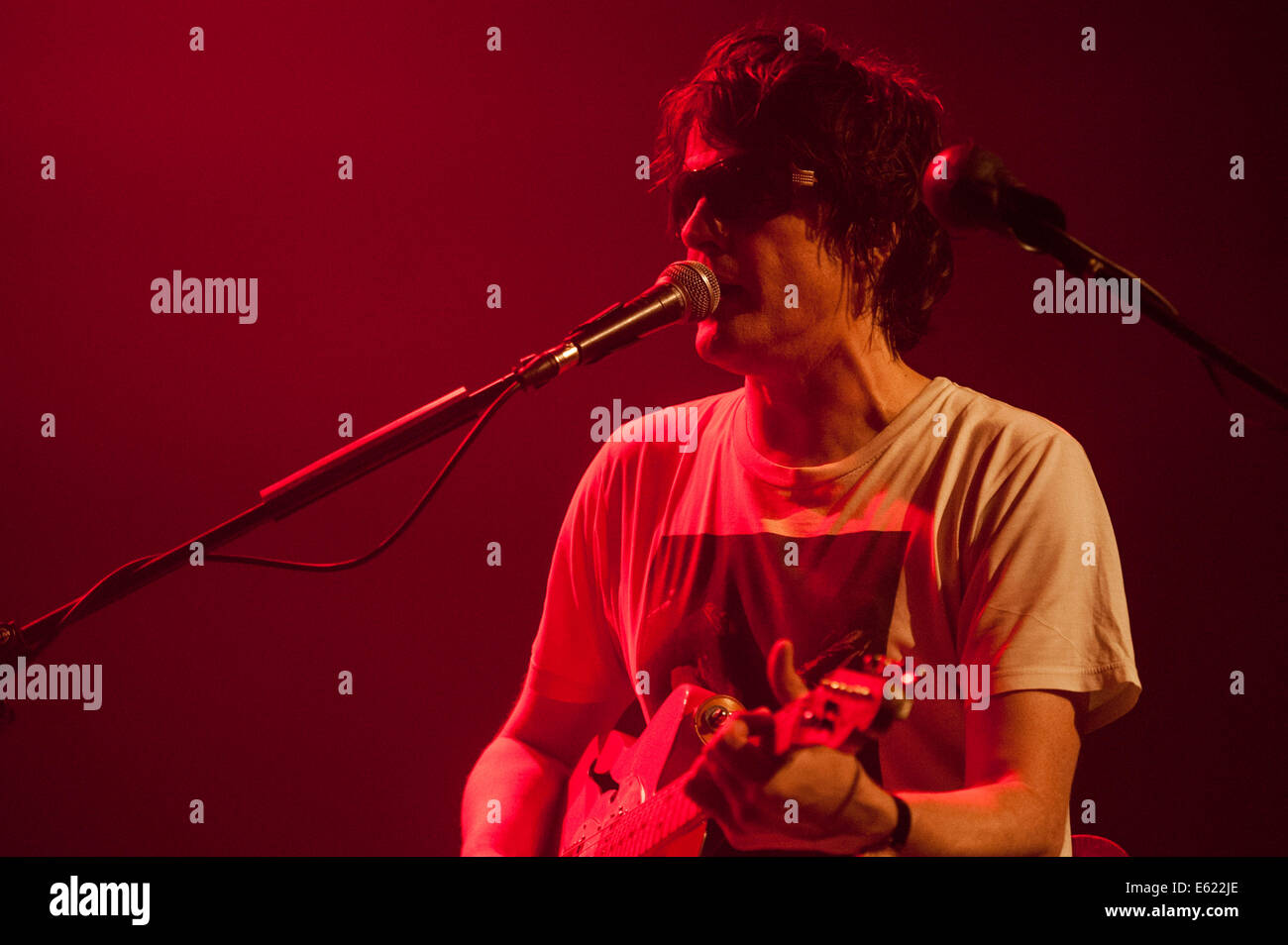 Hong Kong. 11 Ago, 2014. Spiritualized suona dal vivo a Hong Kong il 11 agosto 2014 a Kitec Exhibition Centre di Hong Kong. Foto Stock