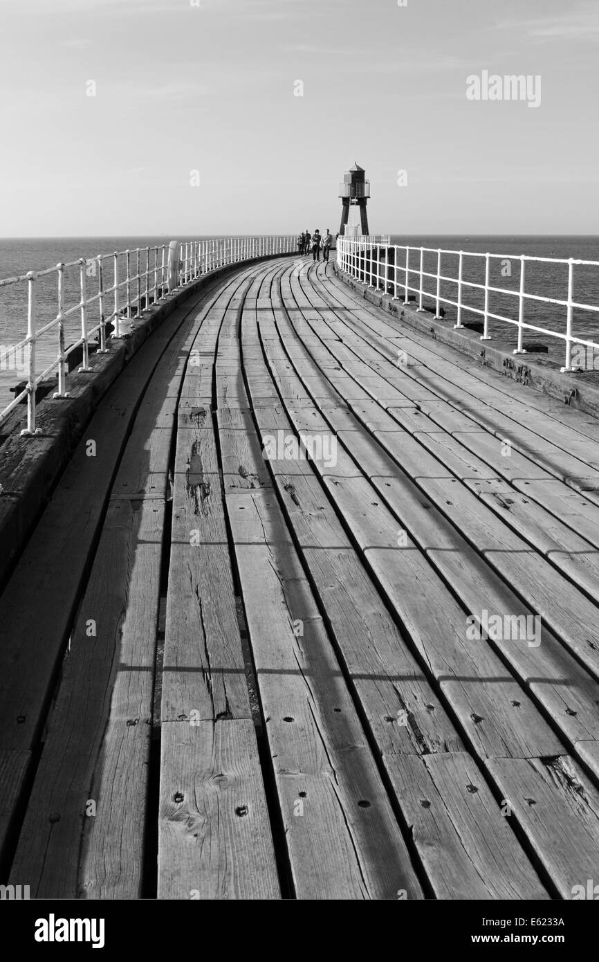 La graziosa cittadina costiera di Whitby, North Yorkshire, Inghilterra, Regno Unito. Foto Stock