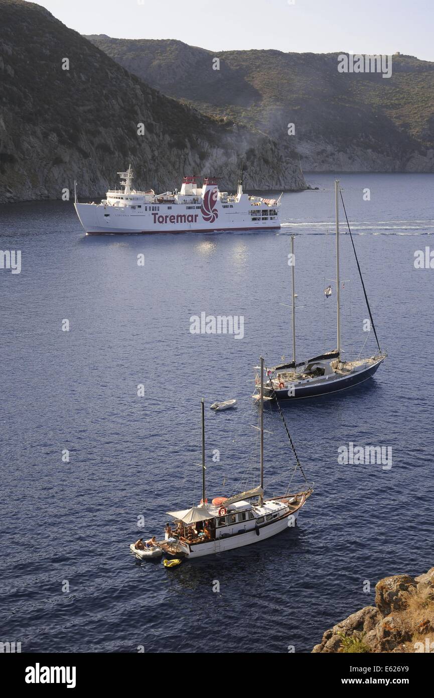 Isola di Capraia (Arcipelago Toscano, Italia), la baia del porto Foto Stock