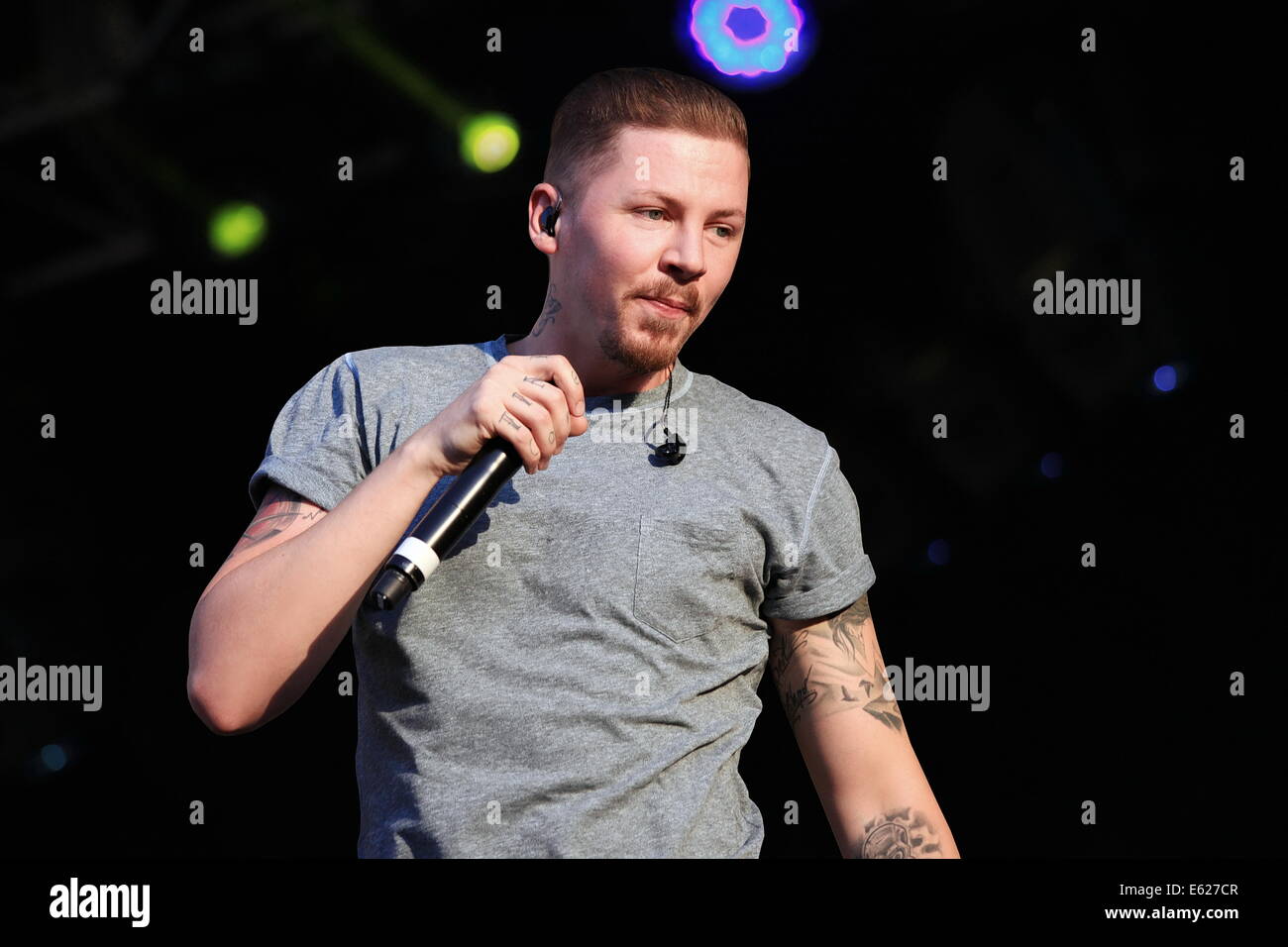 Il Professor green performance dal vivo a Leicester Music Festival Foto Stock