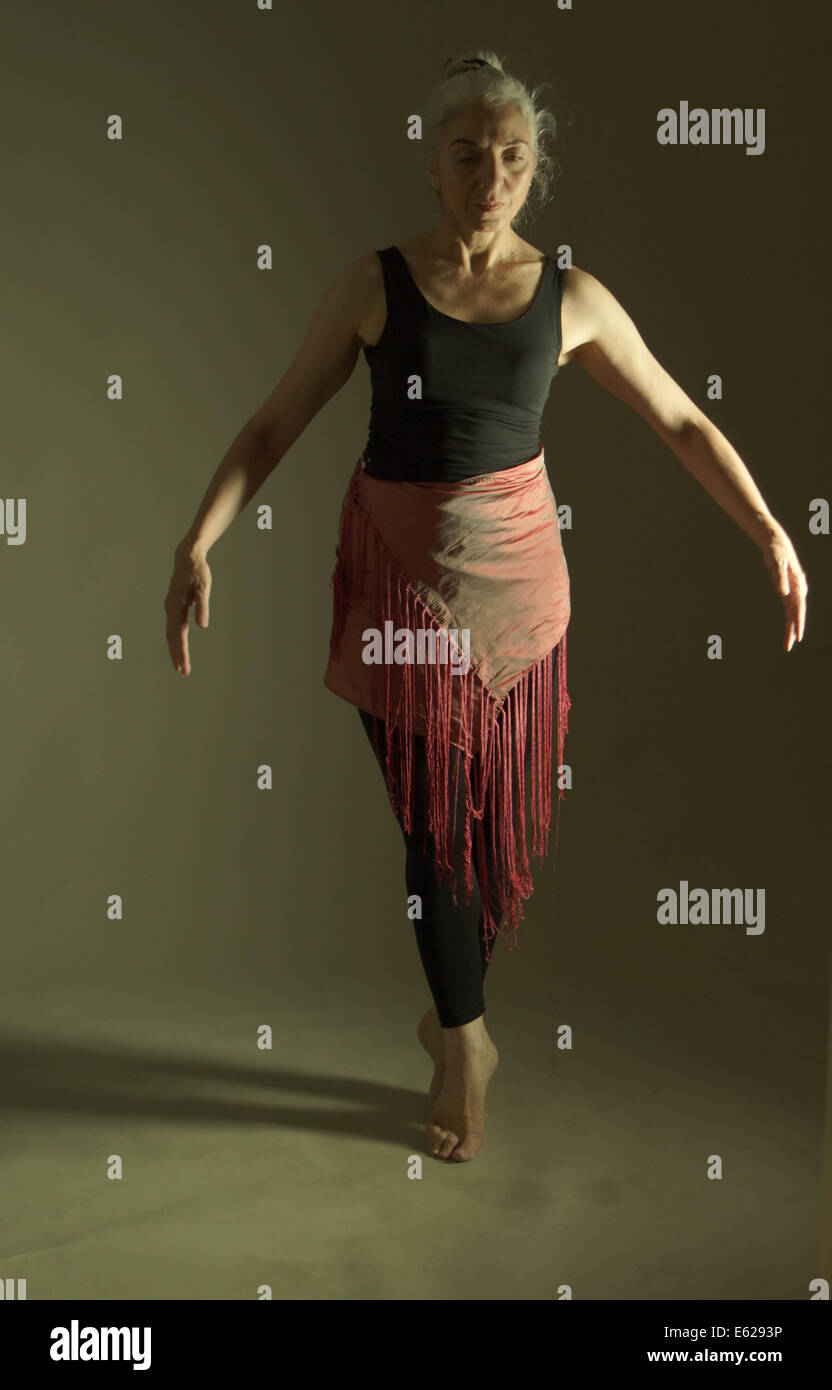 Coppia Alex fa yoga & ballet to stay fit ,flessibile e mantenere l'immagine del corpo , migliorare la sua postura, poise, migliorare equilibrio, Foto Stock