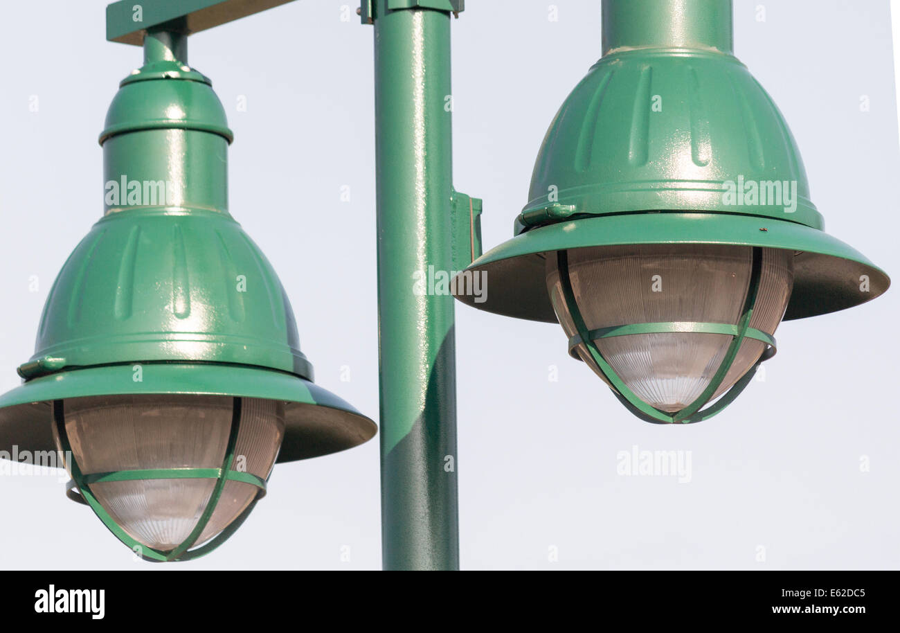 Luce standard con 2 lampade pensili. Foto Stock