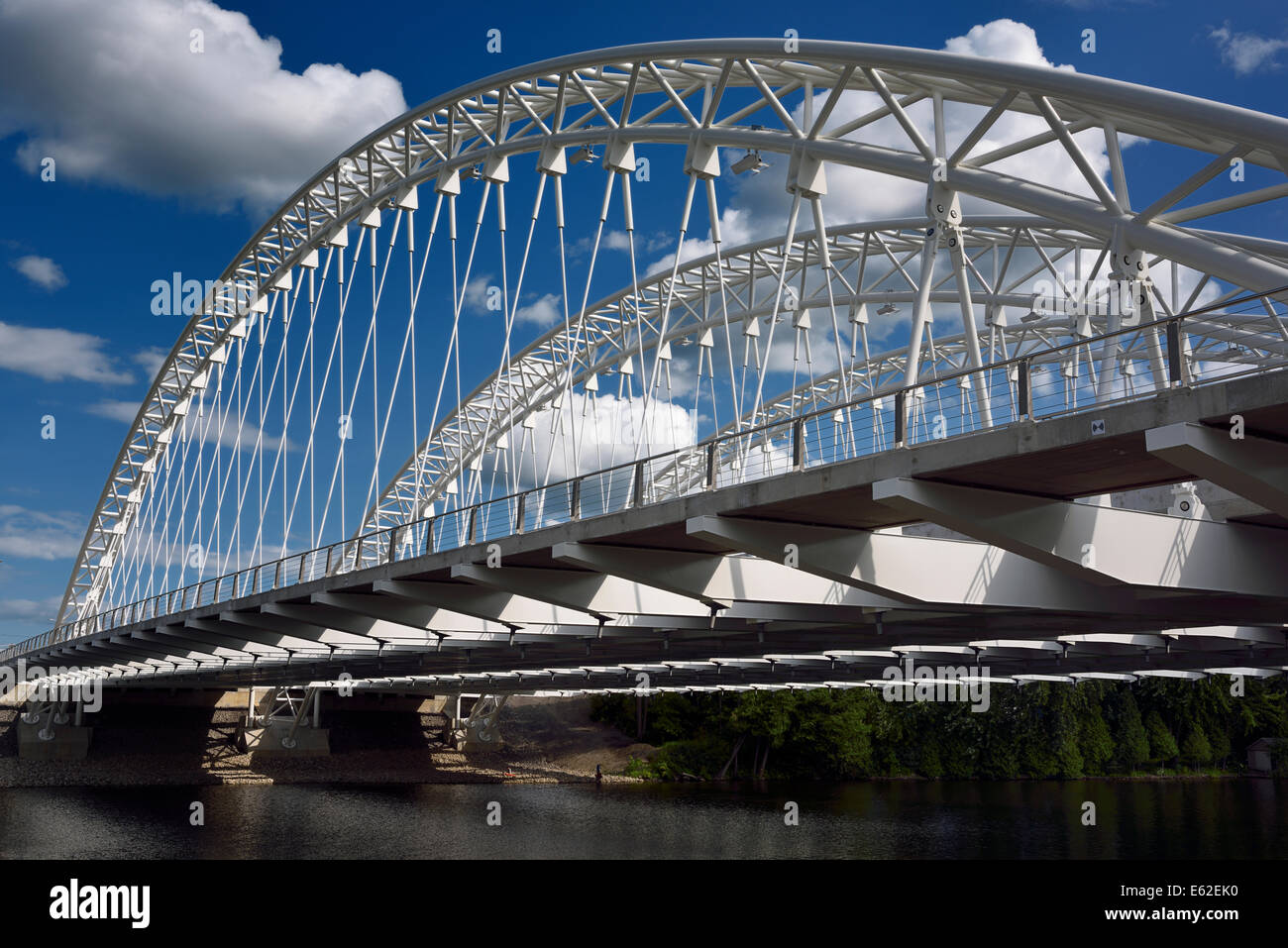 Nuovo white Strandherd Armstrong sospensione in acciaio ponte sopra il fiume Rideau ad Ottawa in Canada Foto Stock