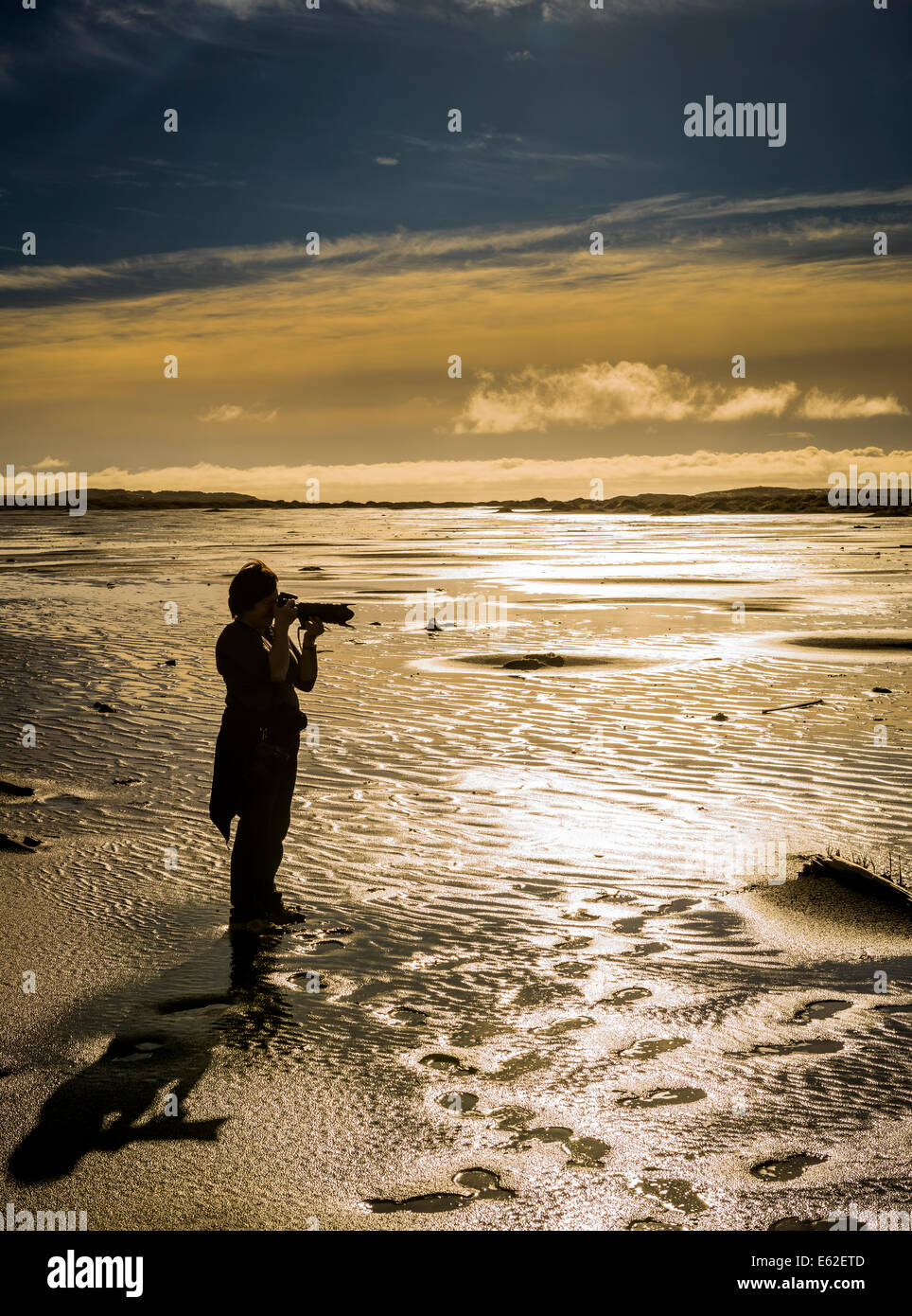 Scattare le foto sulla spiaggia di Stokksnes, Islanda Orientale Foto Stock