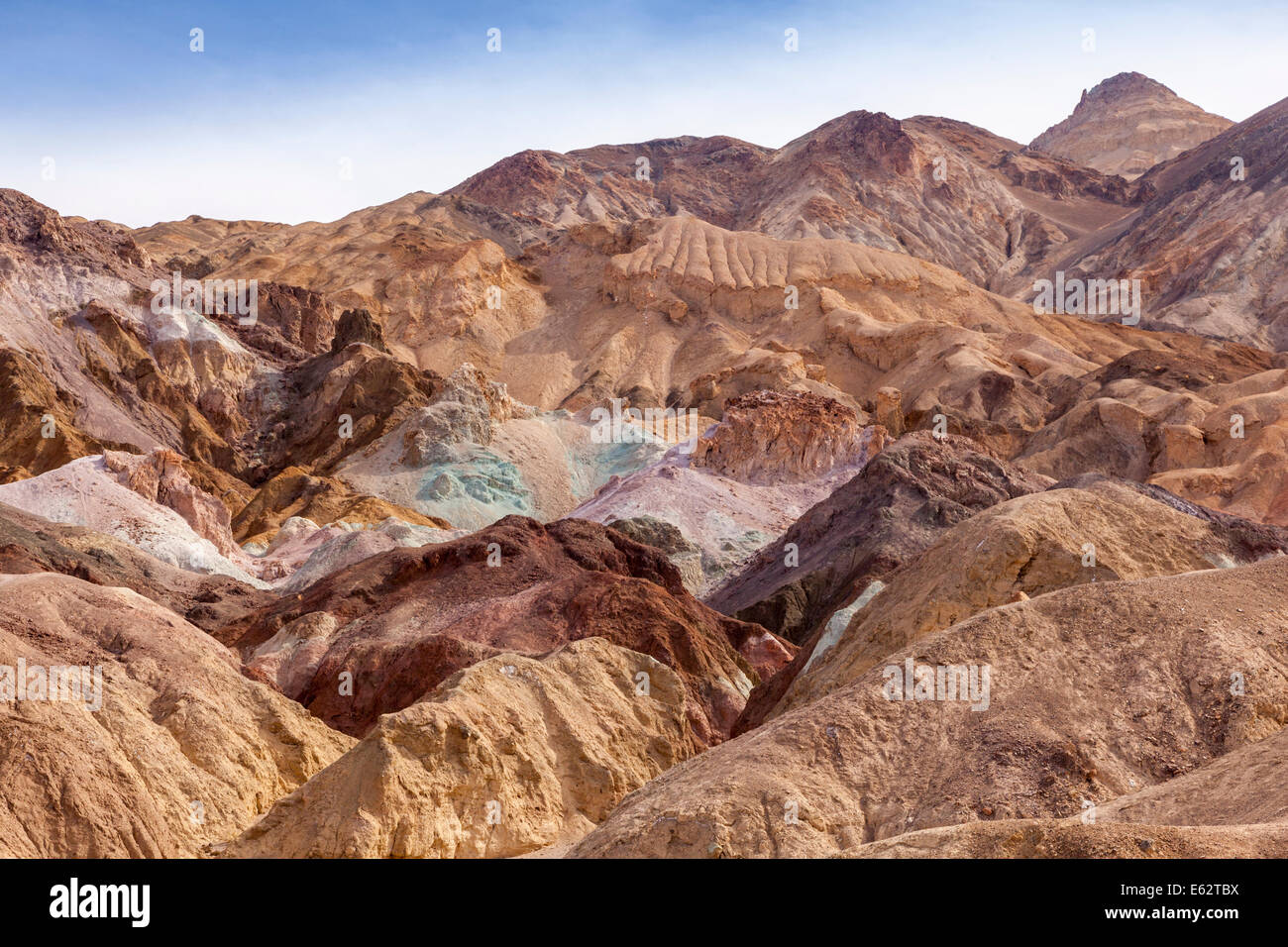 Rocce colorate noto come l'artista della tavolozza, Death Valley, California. Foto Stock