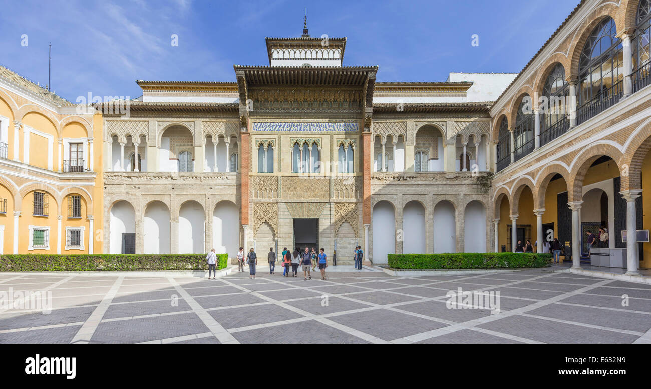 Re Pietro Palace dal Patio de la Monteria da, Palazzo Alcázar, Siviglia, Andalusia, Spagna Foto Stock