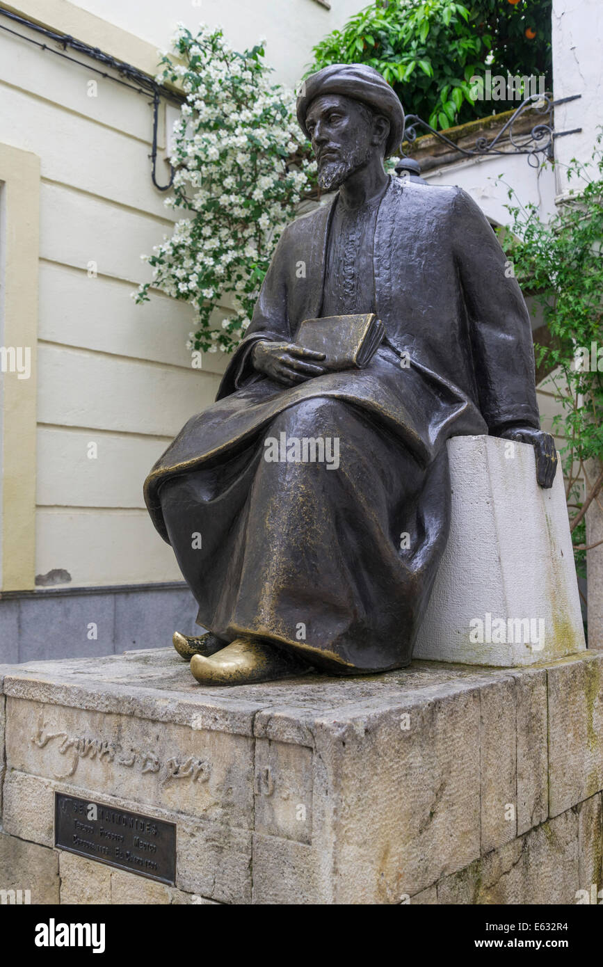 Monumento al filosofo e medico ebreo ben Maimonides, anche Moses Maimonides, Córdoba, Andalusia, Spagna Foto Stock