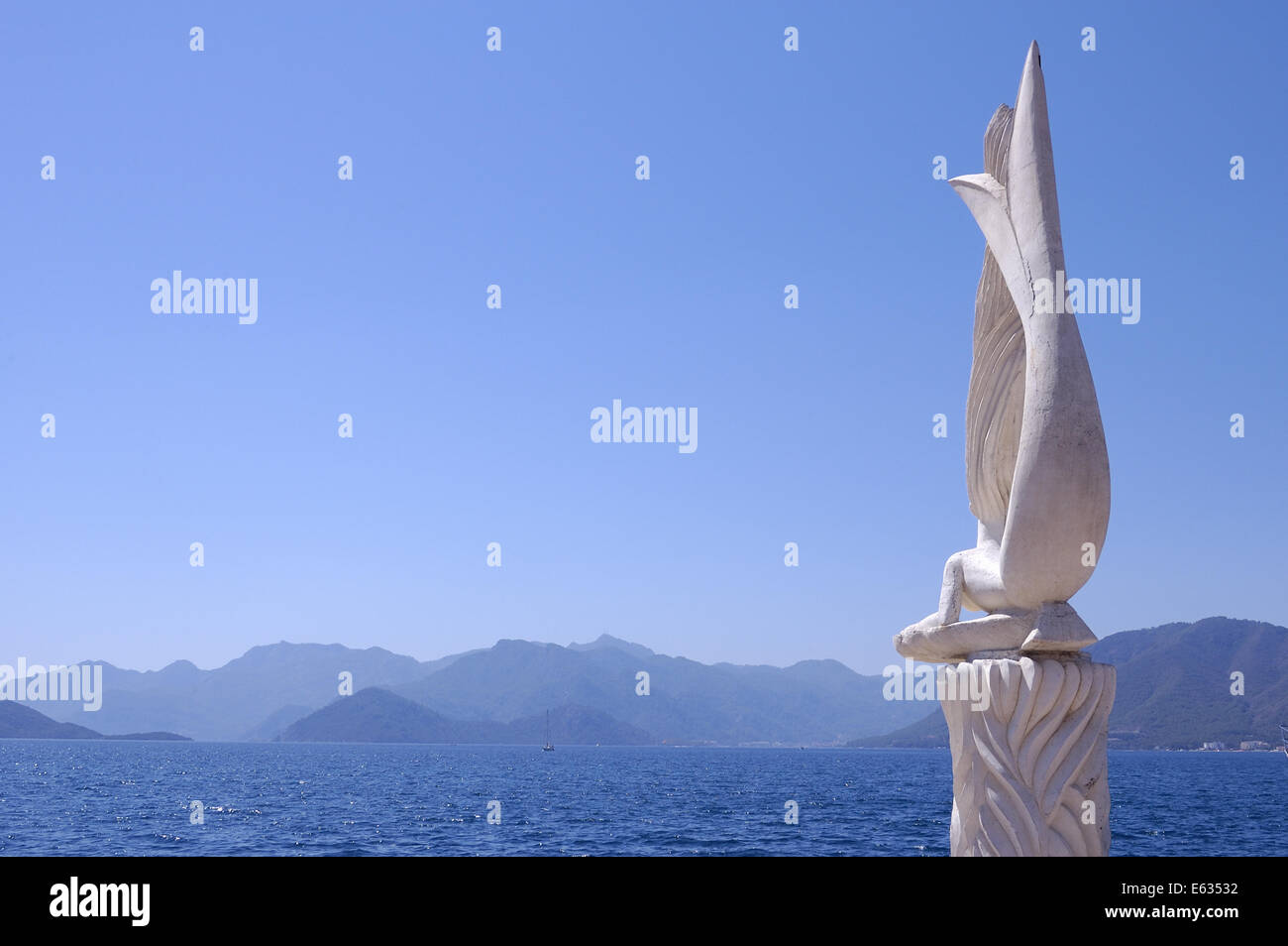 La statua della sirenetta nel Porto di Marmaris, Marmaris, turca del Mar Egeo, Turchia Foto Stock