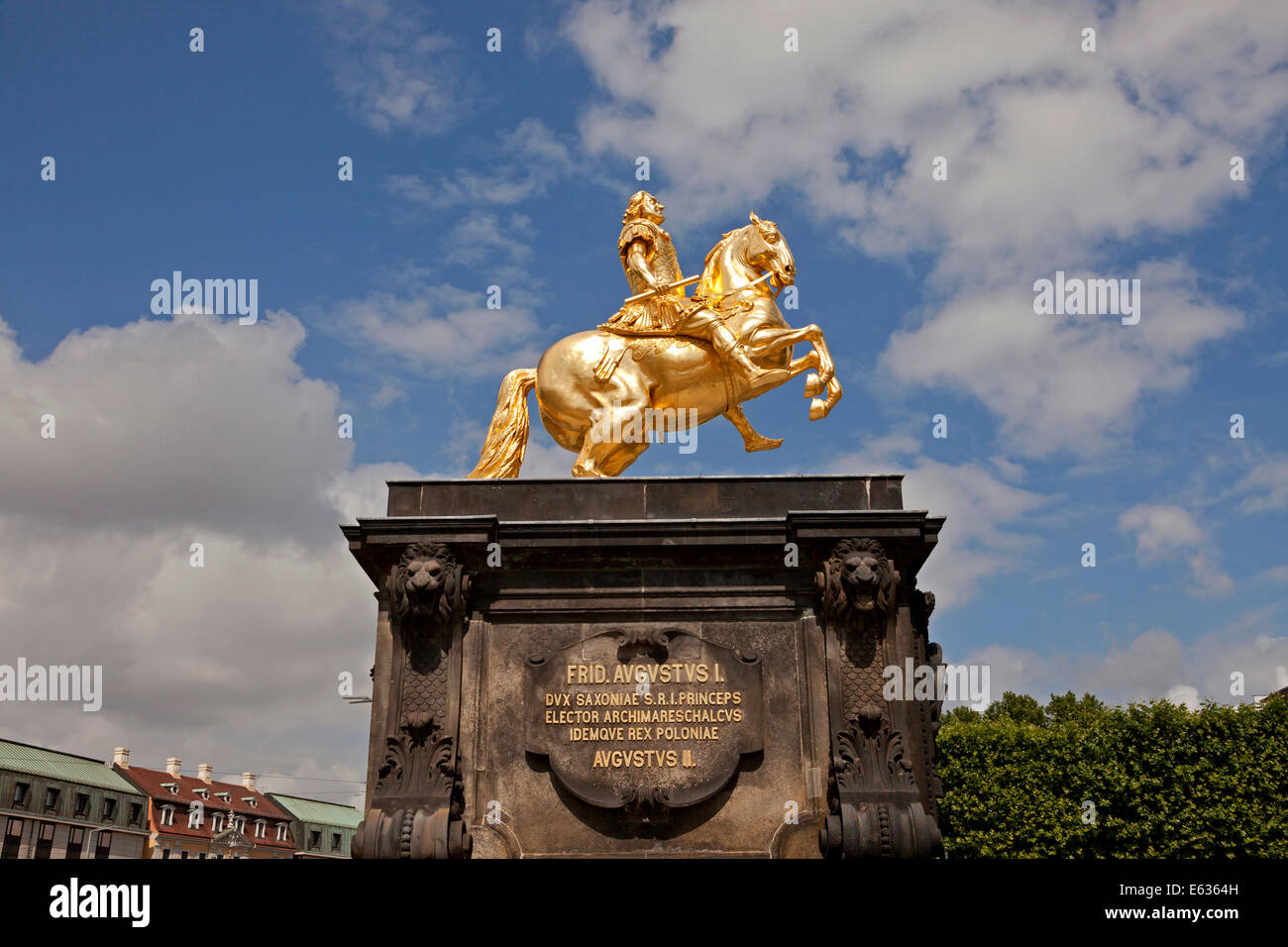 Il Goldener Reiter o Golden Rider, un dorato statua equestre di Augusto il Forte a Dresda in Sassonia, Germania, Europa Foto Stock