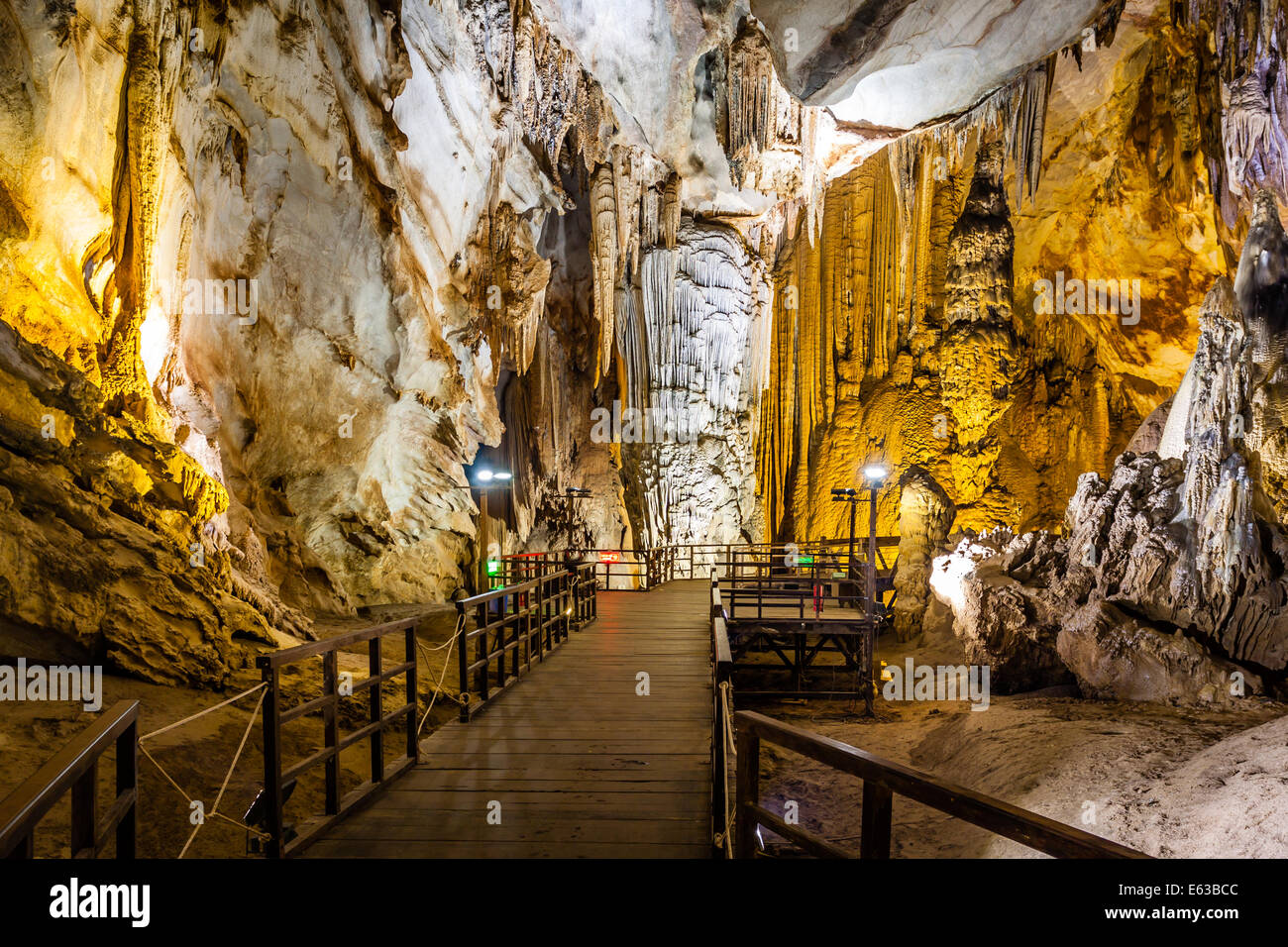Paradise grotta di Dong Hoi, Vietnam Foto stock Alamy
