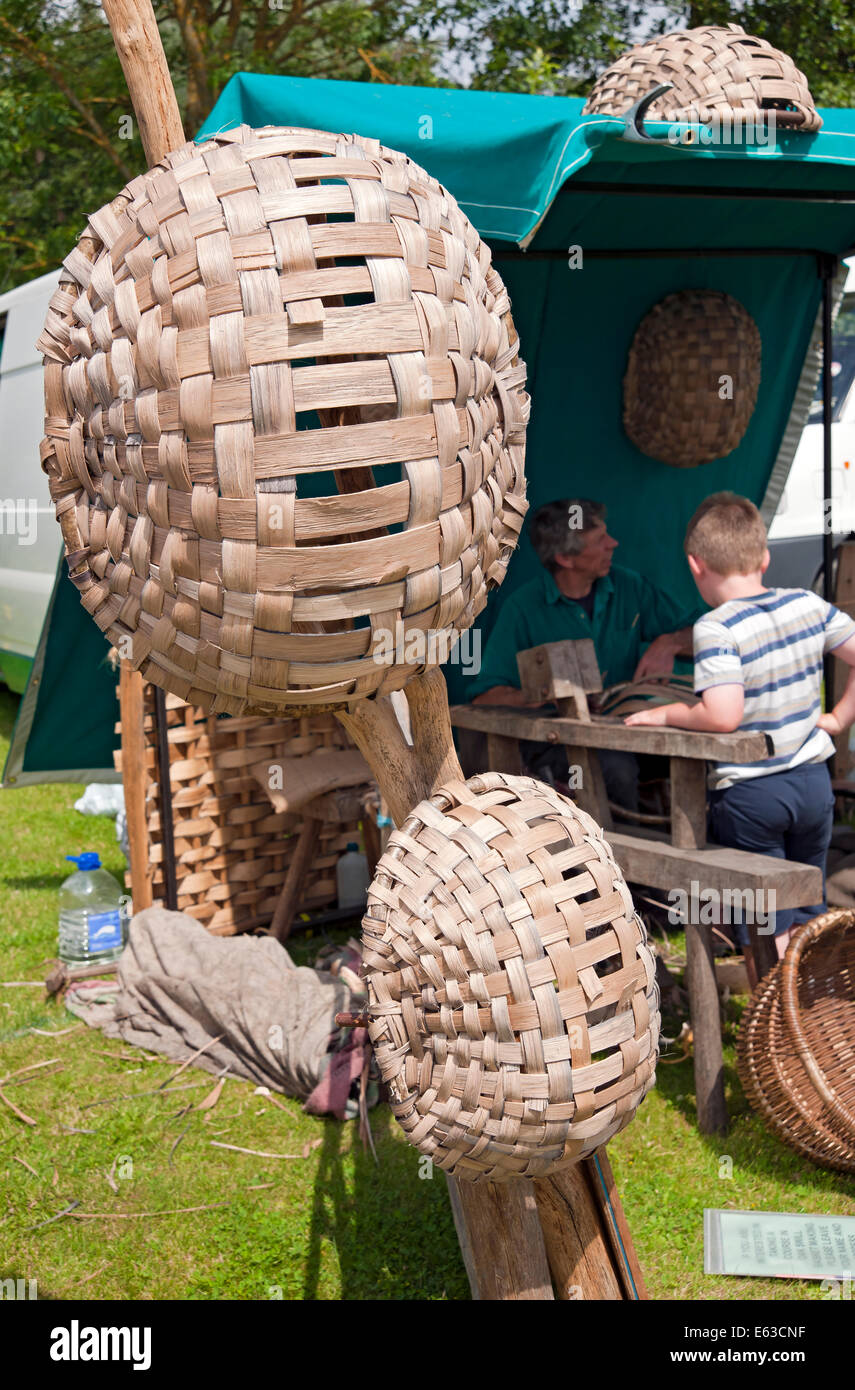 Cestini in legno di quercia tradizionale fatti a mano per la vendita Driffield Show East Yorkshire Inghilterra Regno Unito GB Gran Bretagna Foto Stock