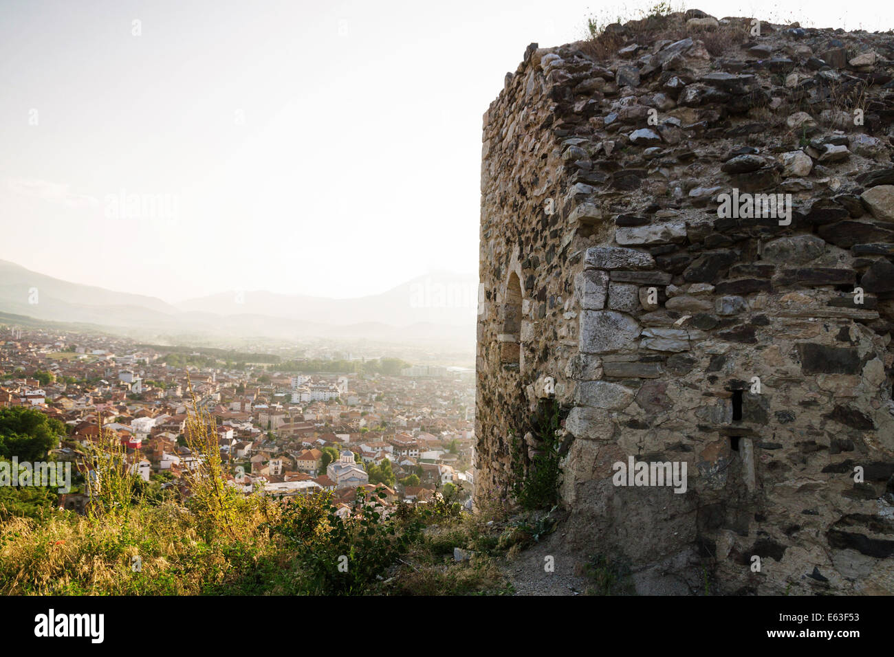 Presso le antiche rovine del castello di Prizren, Kosovo Foto Stock
