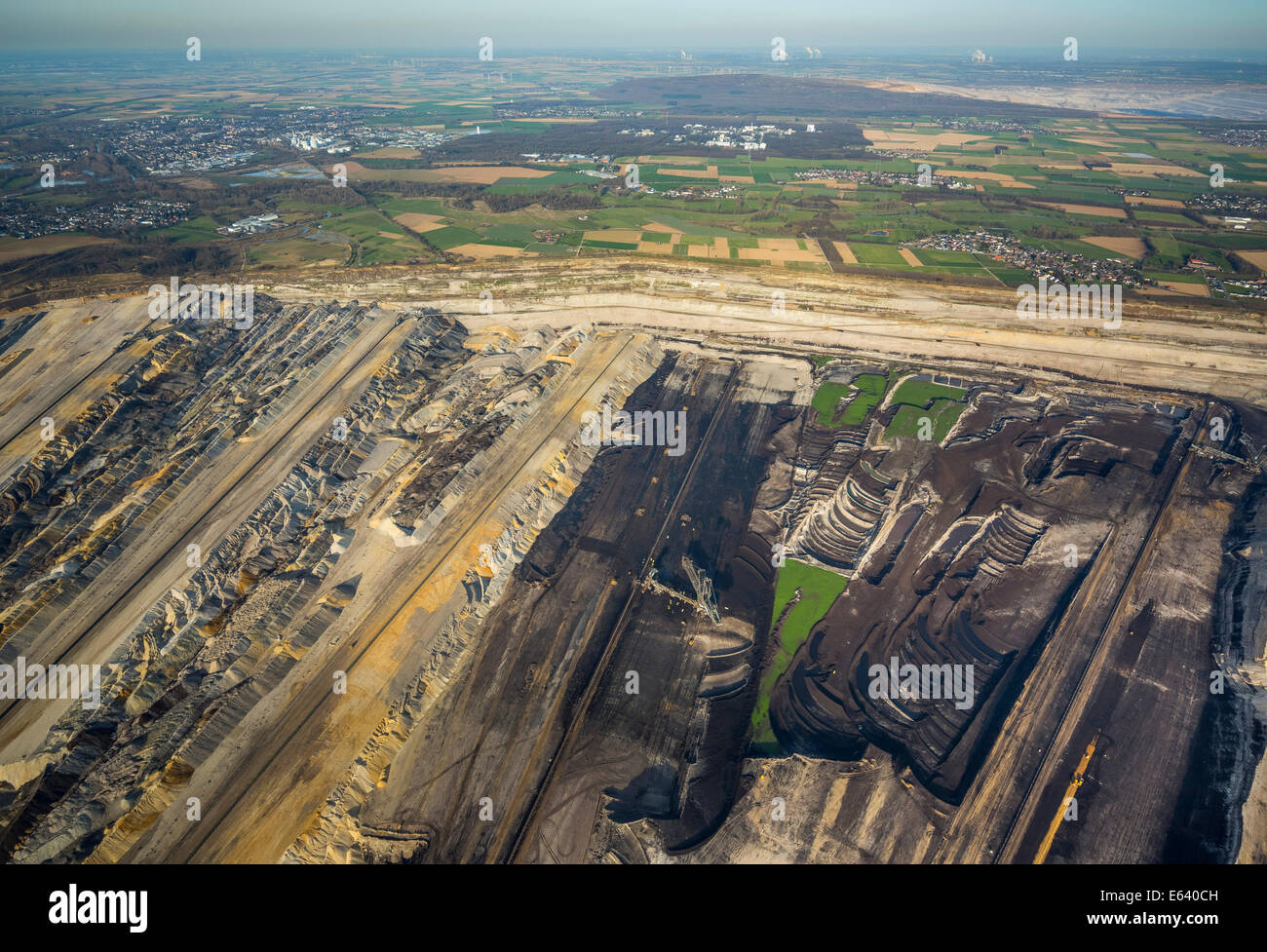 Vista aerea, Inden a cielo aperto della miniera di lignite, Nord Reno-Westfalia, Germania Foto Stock