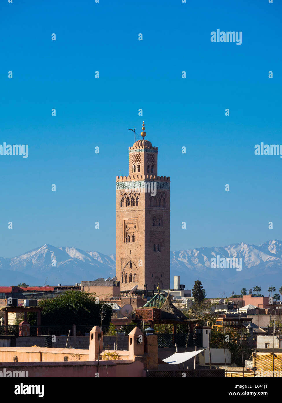 La moschea di Koutoubia con un minareto dal periodo Almohade, più grande moschea di Marrakech, dal 1158, storico Medina Foto Stock
