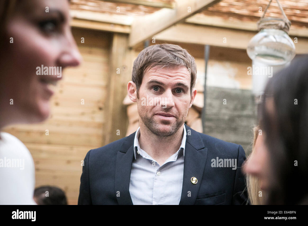 13-08-14 ritirato il calciatore Kevin Kilbane Foto Stock