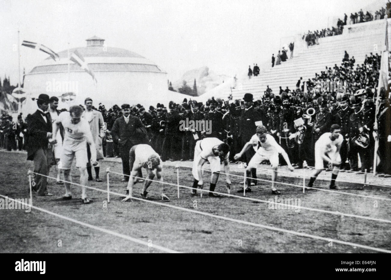 In estate i Giochi olimpici di Atene 1896. Inizio del primo calore del Mens' 100 metri di gara. Vedere la descrizione seguente Foto Stock