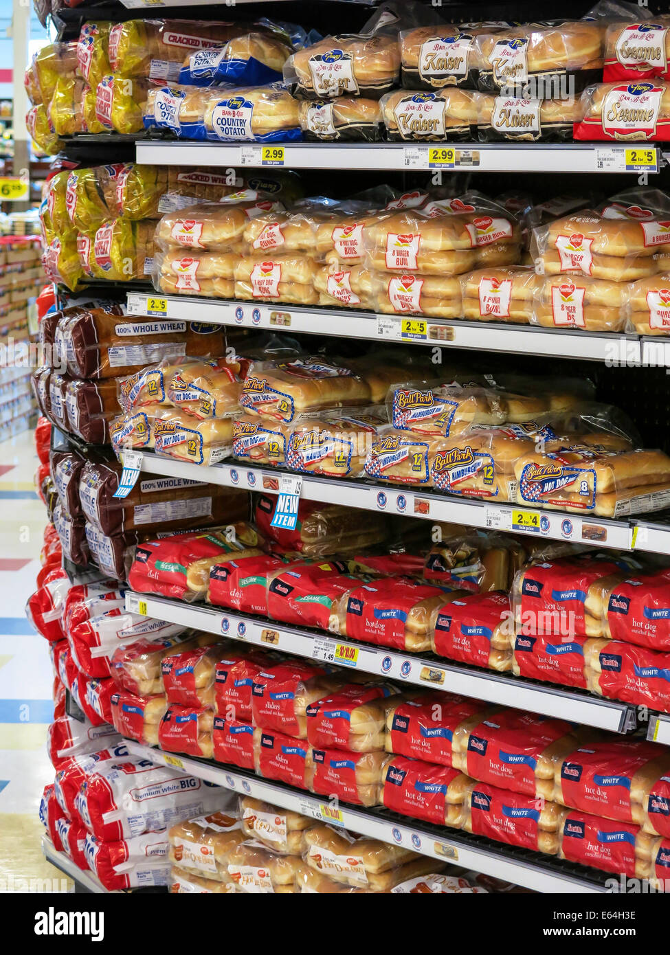 Pane corsia, Smith ha un negozio di alimentari, Great Falls, Montana, USA Foto Stock