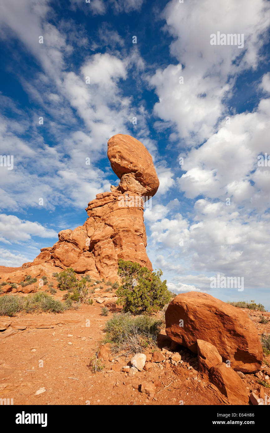 Roccia equilibrato. Parco Nazionale di Arches, Utah, Stati Uniti d'America. Foto Stock