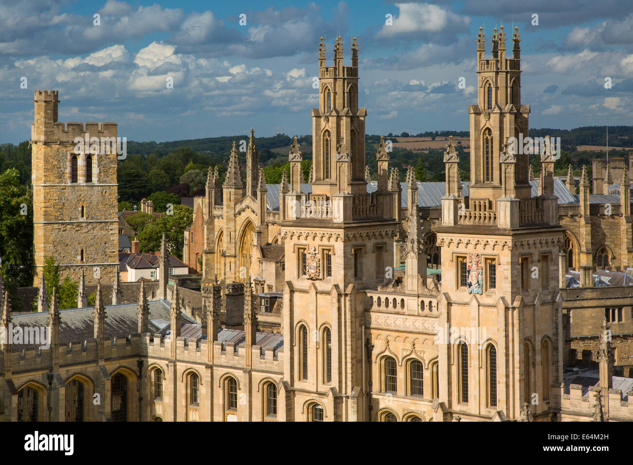 All Souls College e le molte guglie di Oxford University, Oxfordshire, Inghilterra Foto Stock