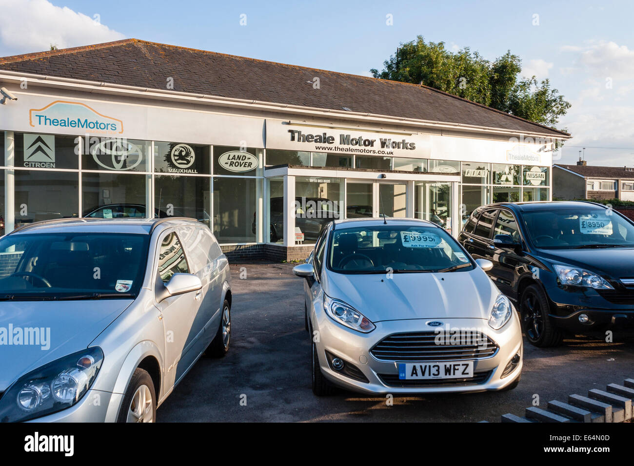 I rivenditori di auto di seconda mano, Theale, Berkshire, Inghilterra, GB, UK. Foto Stock