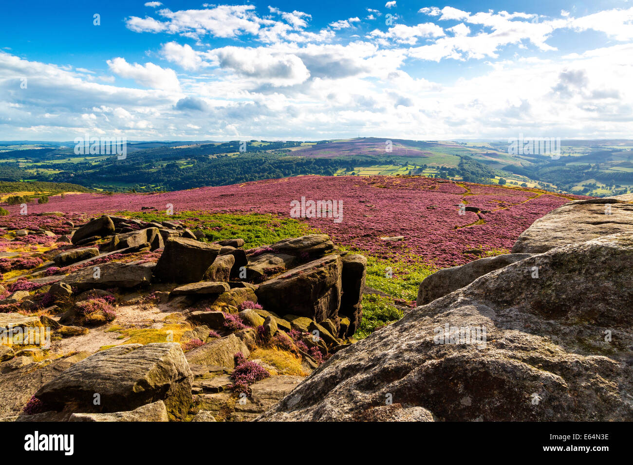 Vista da Hathersage Moor nel Parco Nazionale di Peak District, Derbyshire, England, Regno Unito Foto Stock