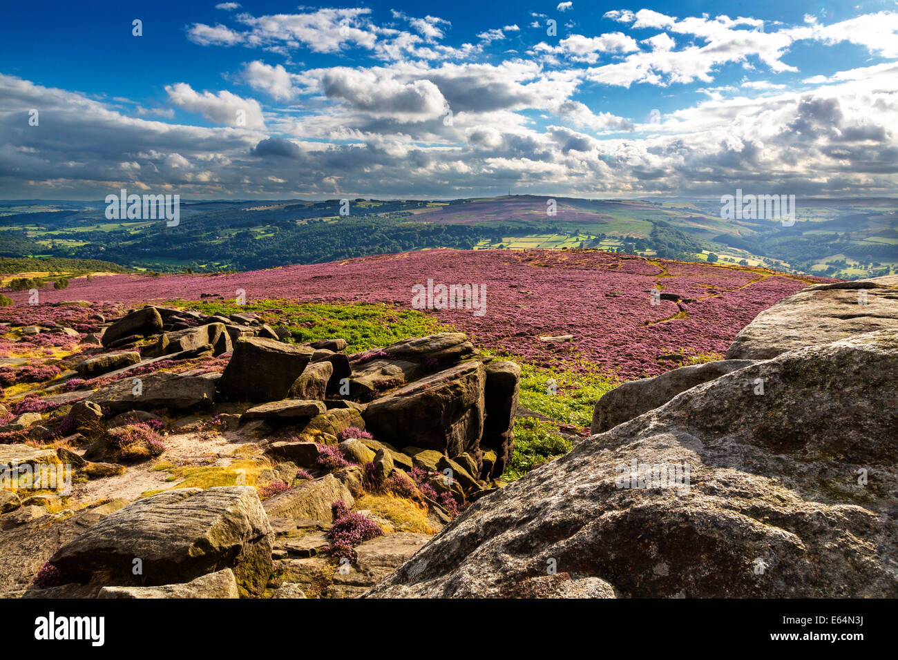 Vista da Hathersage Moor nel Parco Nazionale di Peak District, Derbyshire, England, Regno Unito Foto Stock